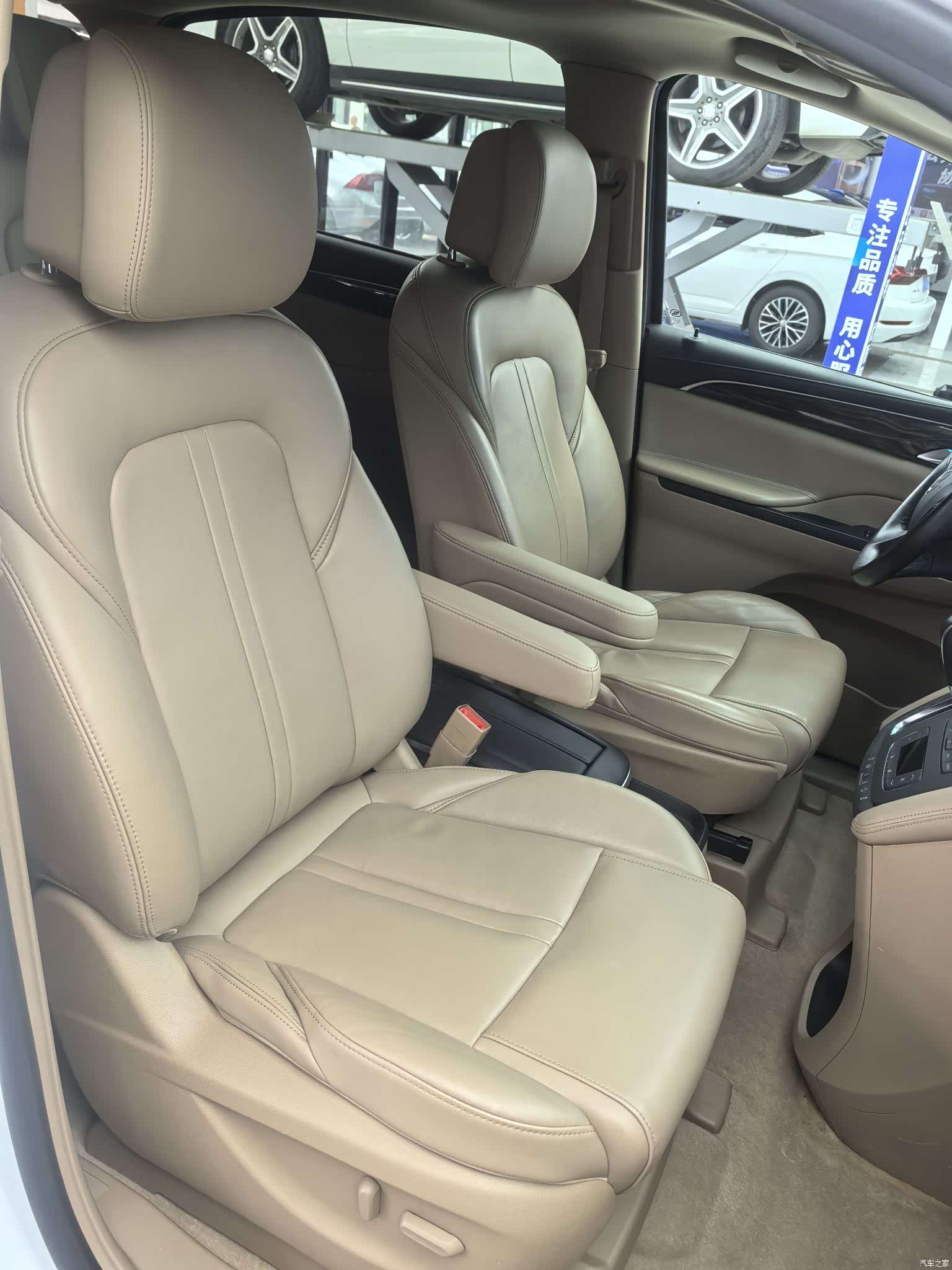 Buick GL8, 2018 все фото