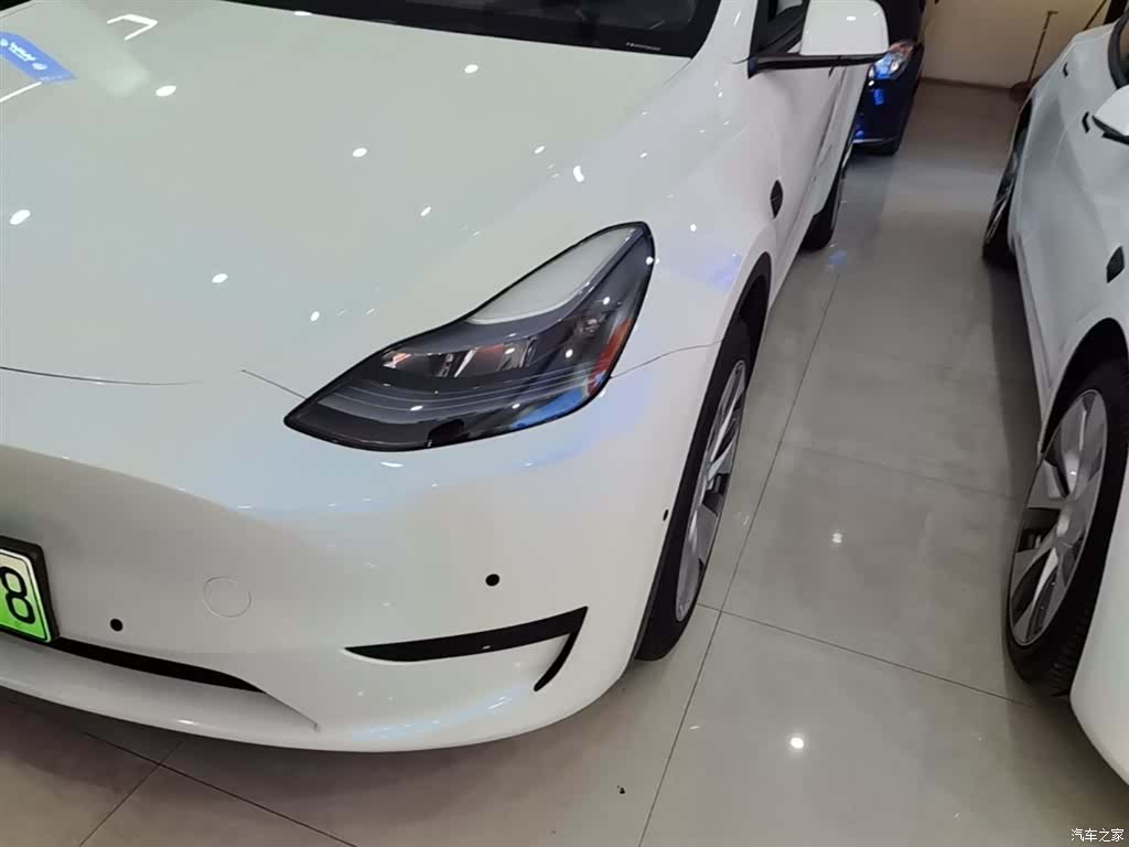Tesla Model Y, 2022 24