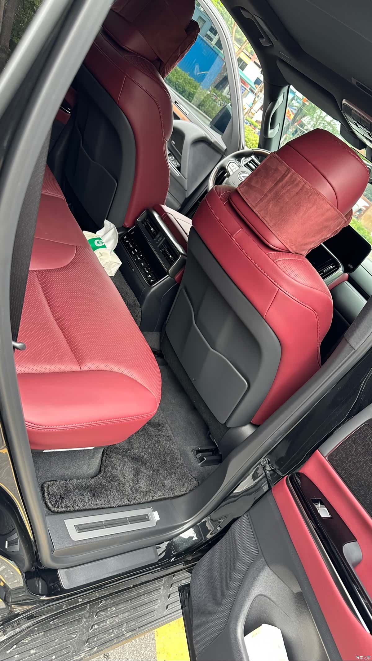 Lexus LX, 2026 4