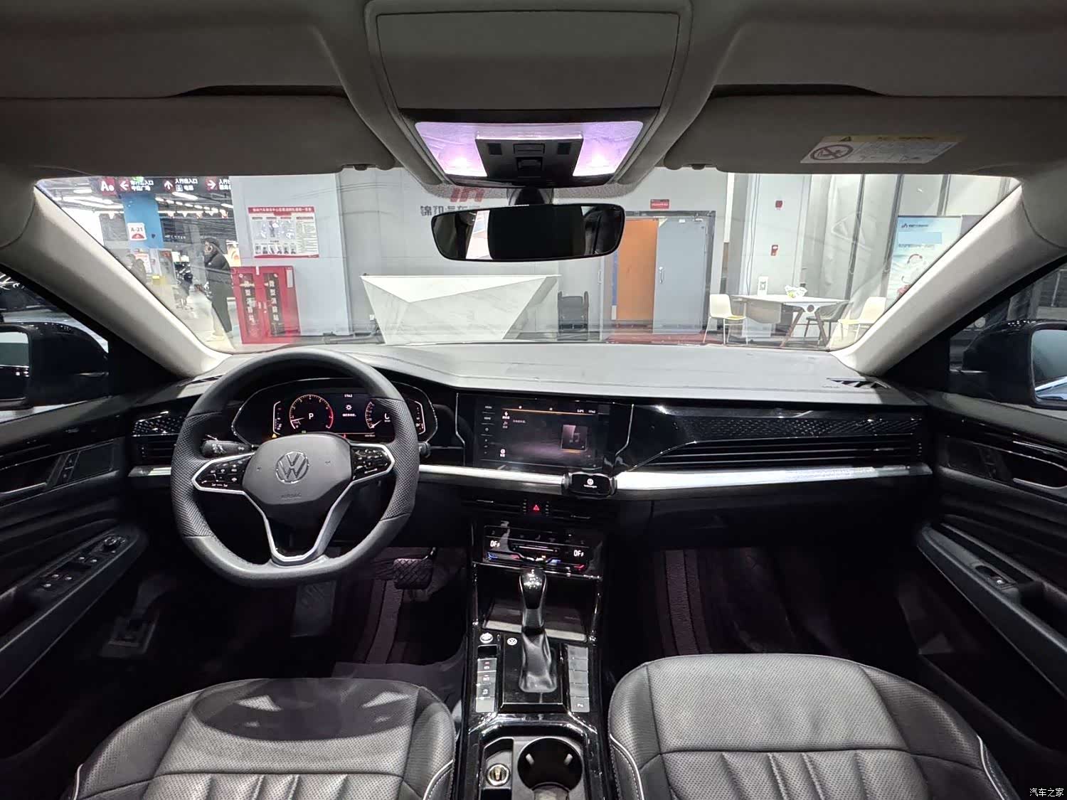 Volkswagen Passat, 2024 все фото