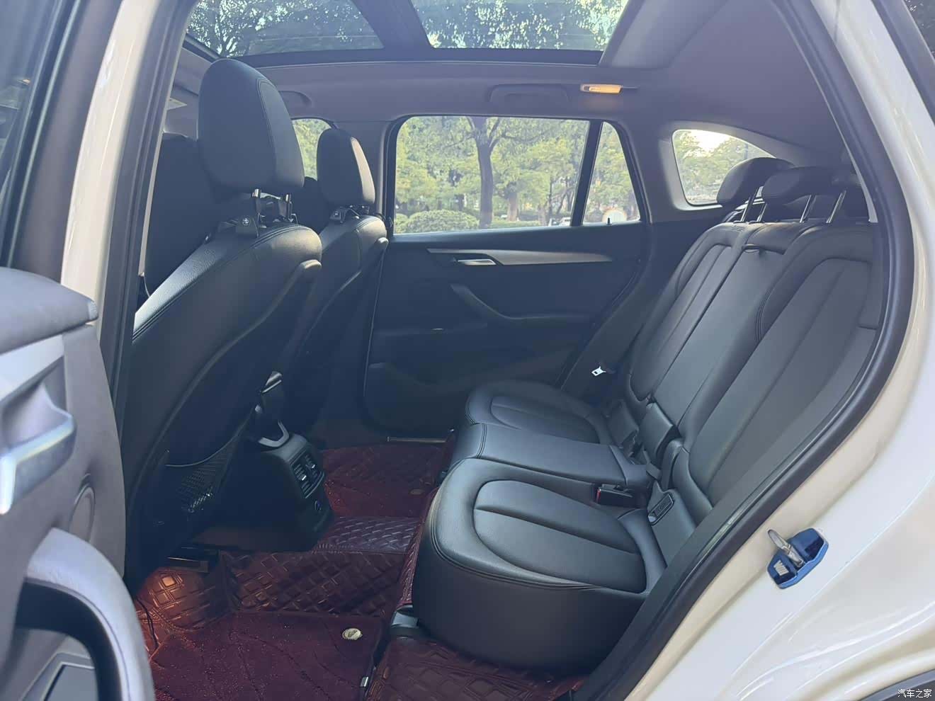 BMW X1, 2018 все фото