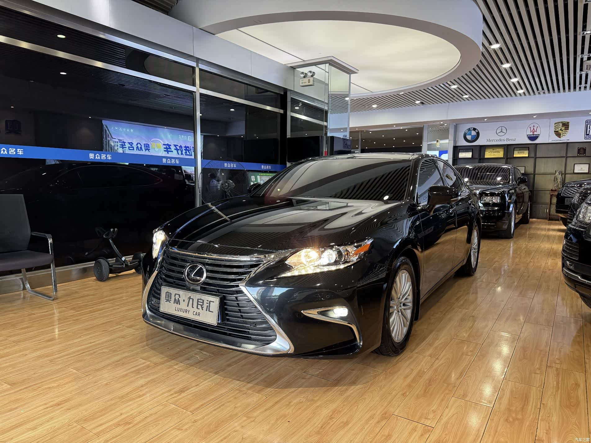Lexus ES, 2018 1