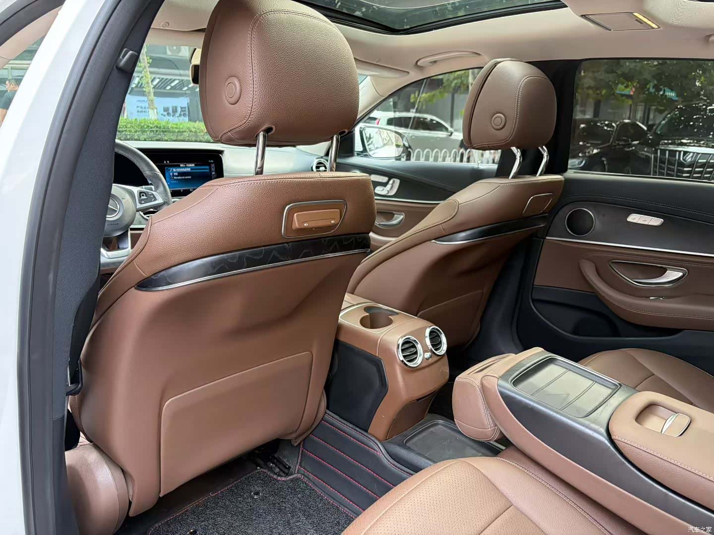 Mercedes-Benz E-Class, 2018 15
