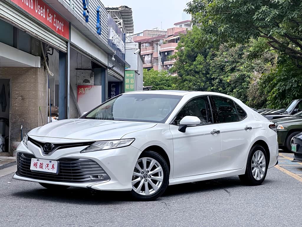 Toyota Camry 2019 2.0G Luxury