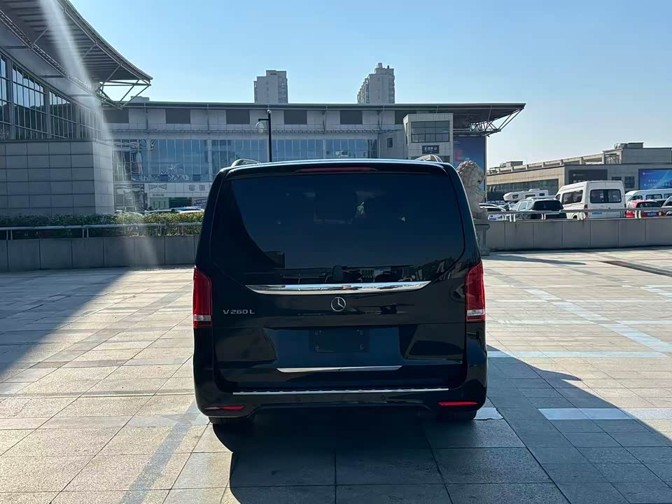 Mercedes-Benz V-class