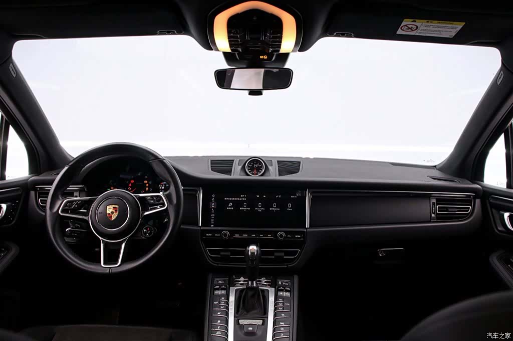 Porsche Macan, 2021 все фото
