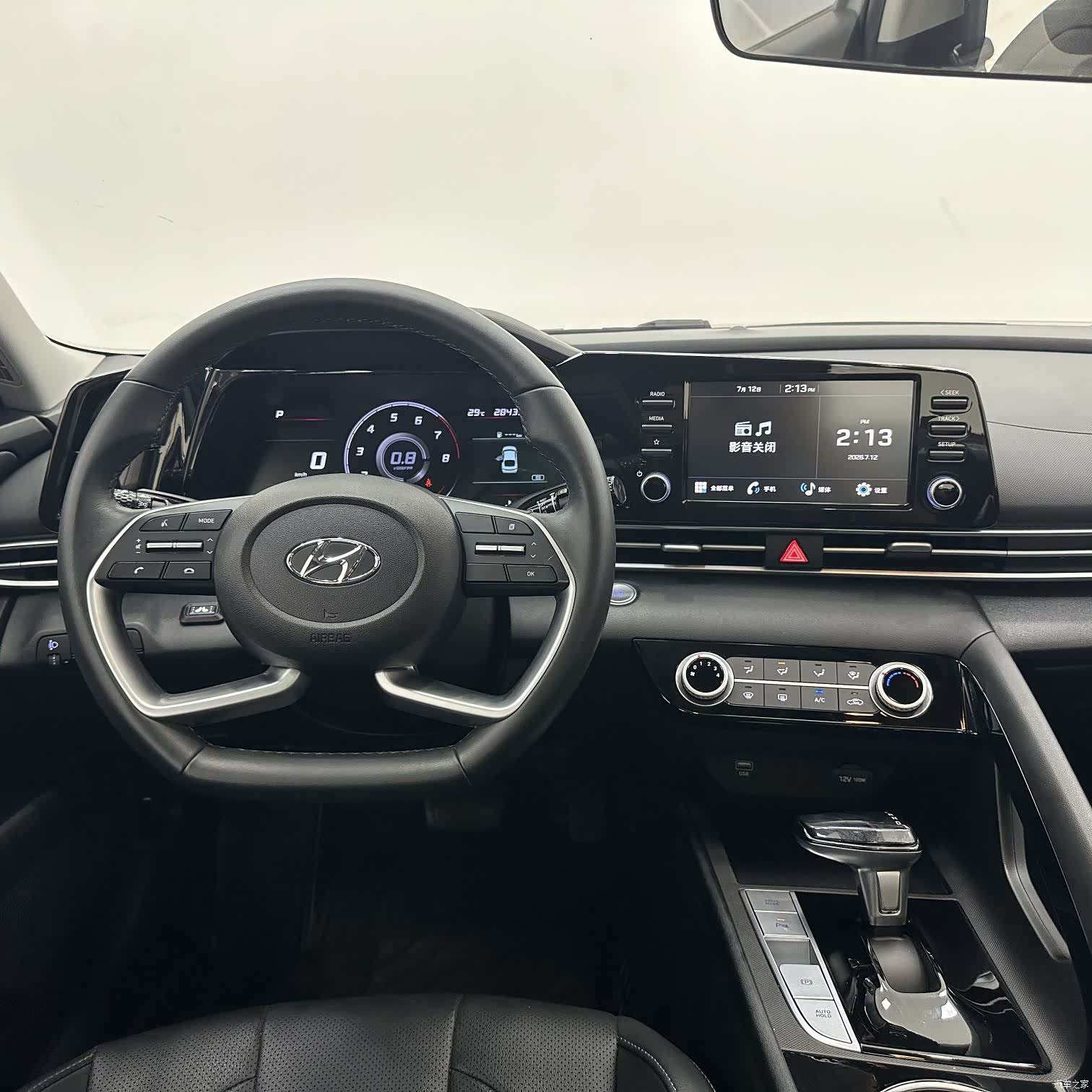 Hyundai Elantra, 2022 11