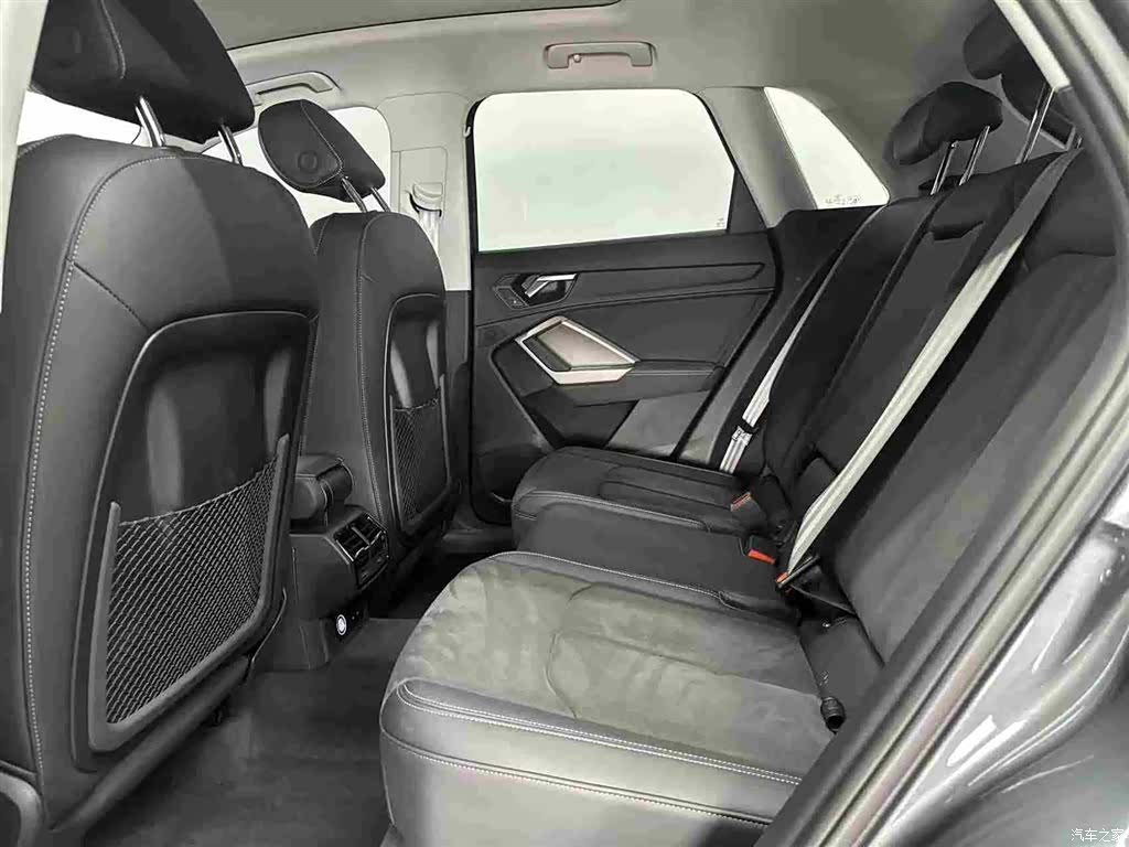 Audi Q3, 2023 11