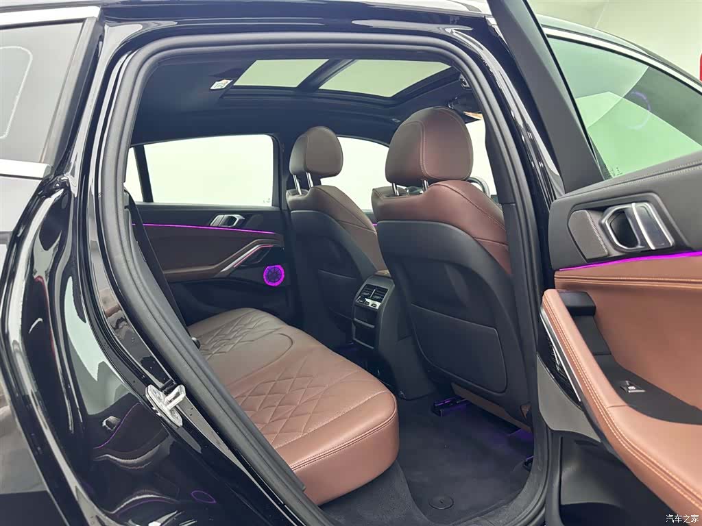 BMW X6, 2025 22