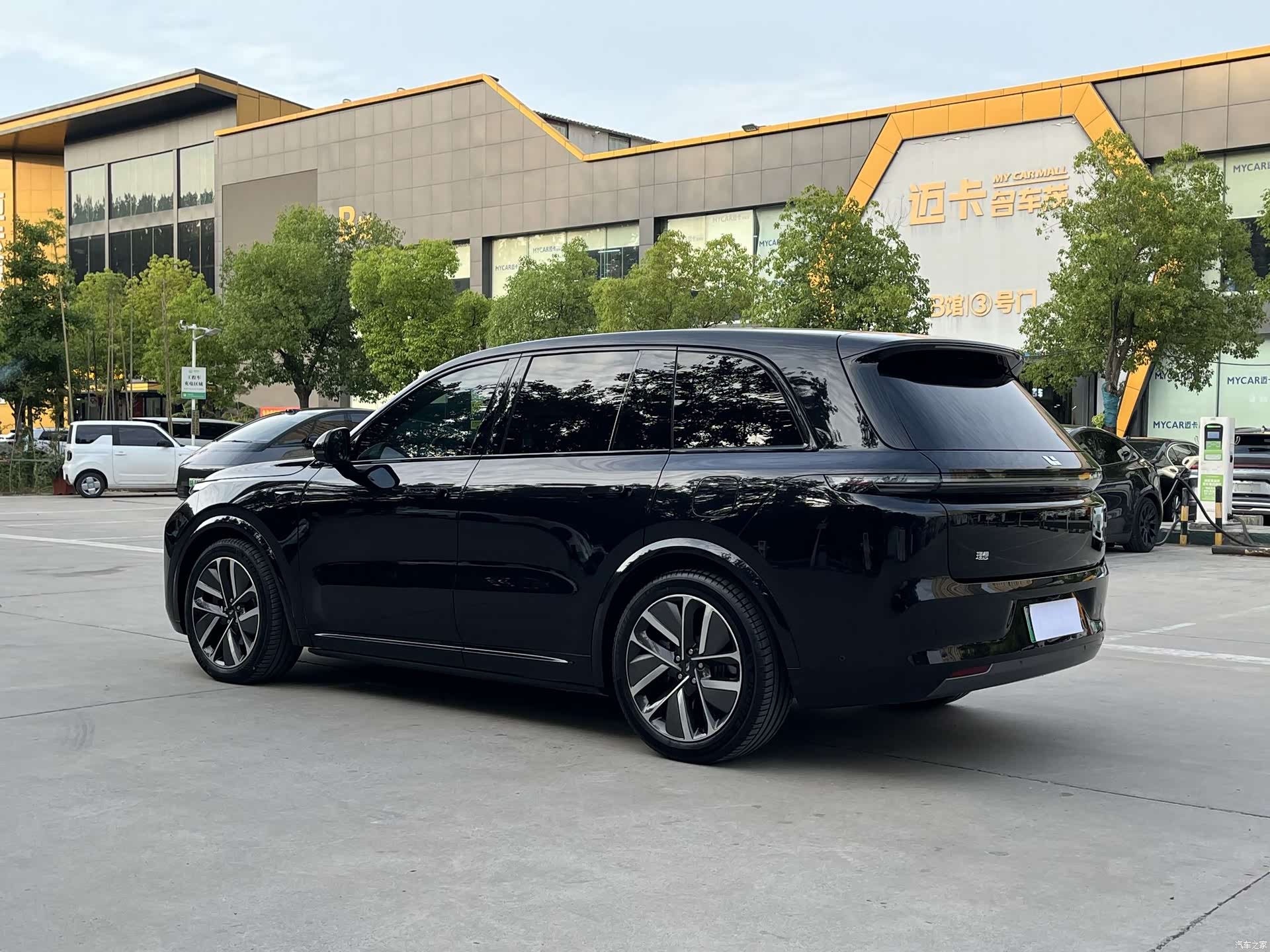 Li Auto L8, 2024 4