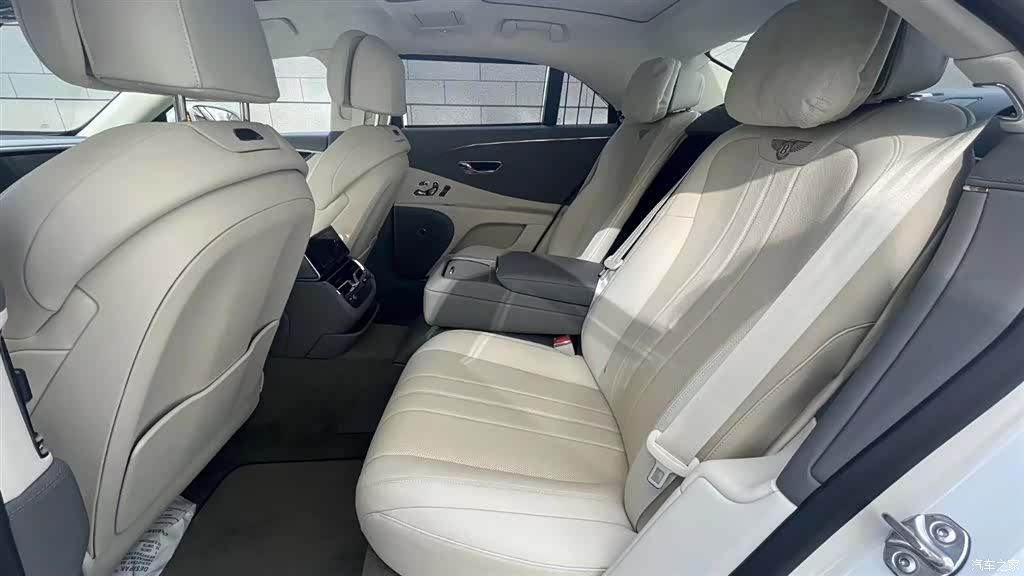 Bentley Flying Spur, 2022 все фото