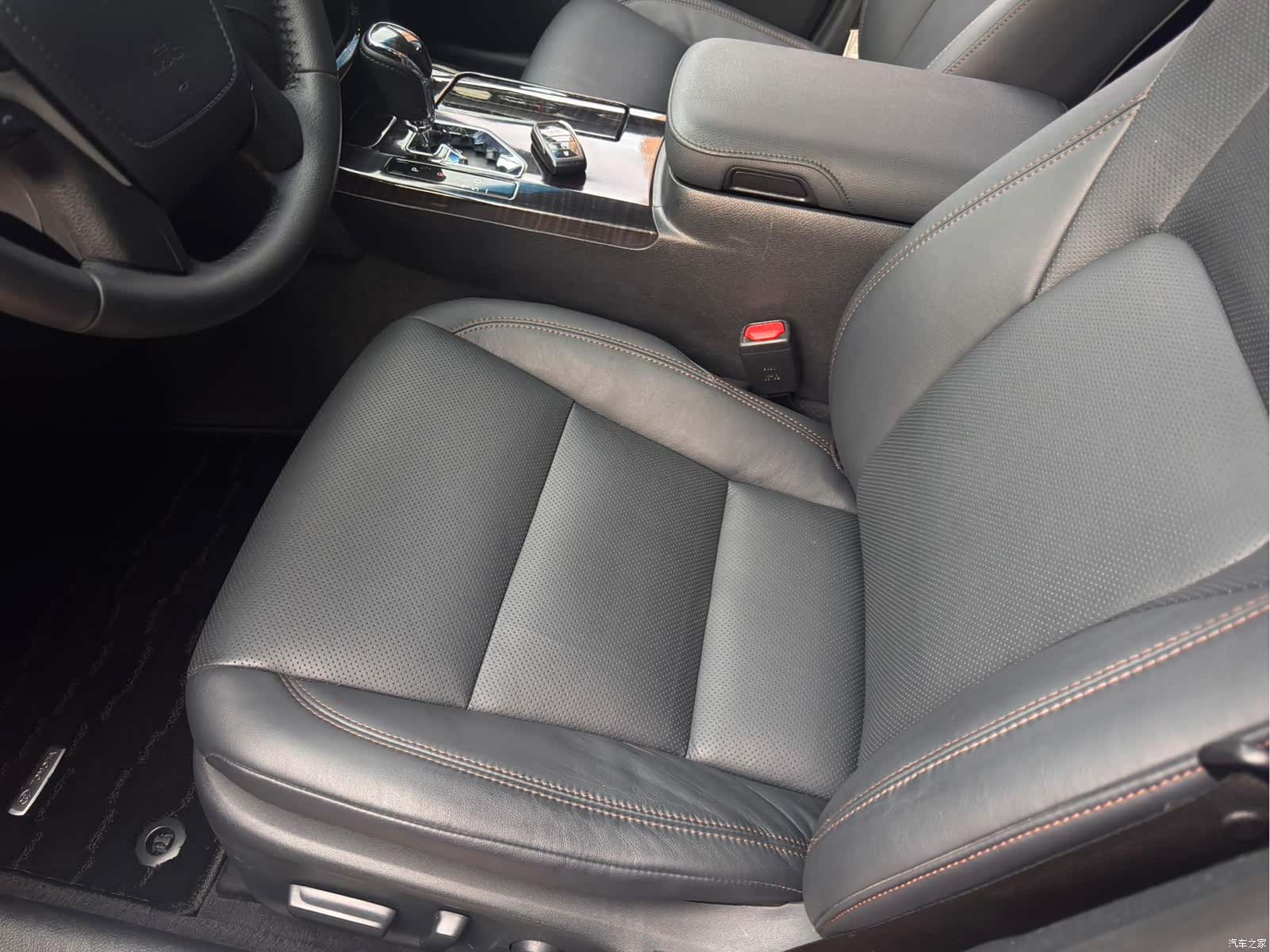 Toyota Crown, 2017 13