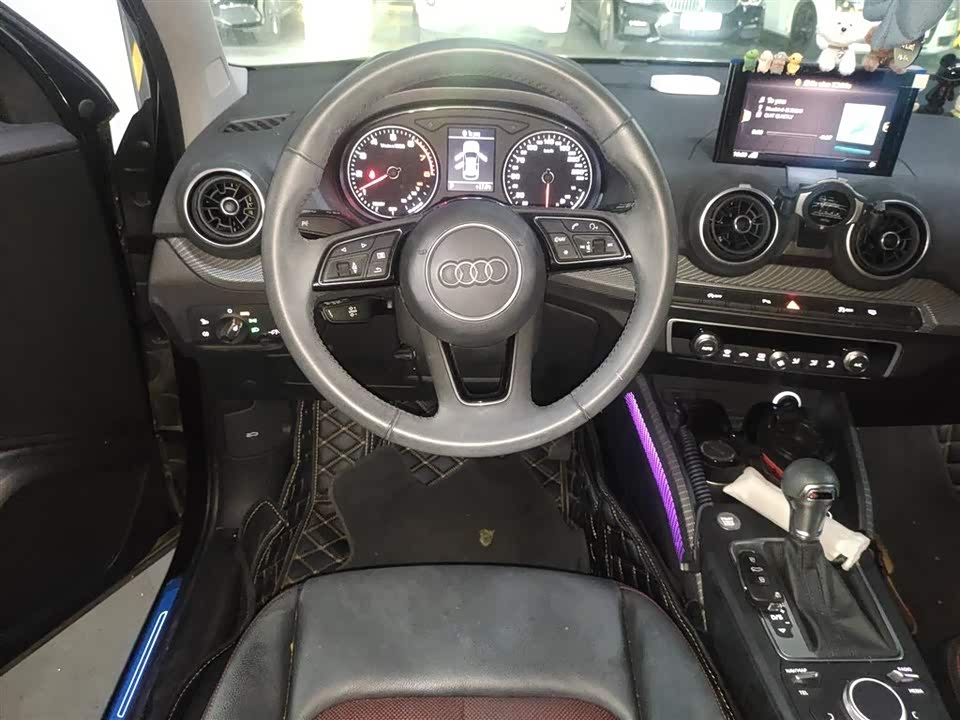 Audi Q2L