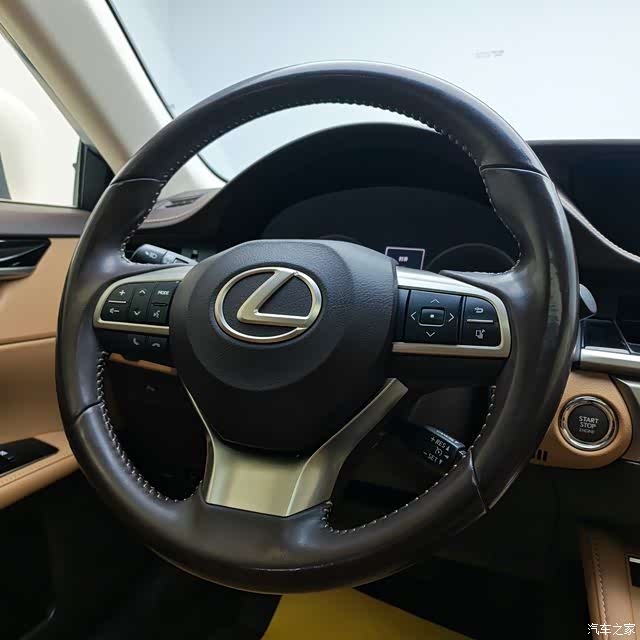 Lexus ES, 2017 16