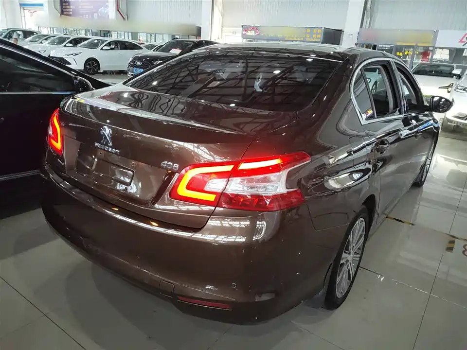 Peugeot 408