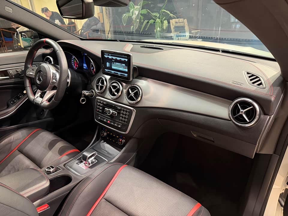 Mercedes-Benz CLA AMG