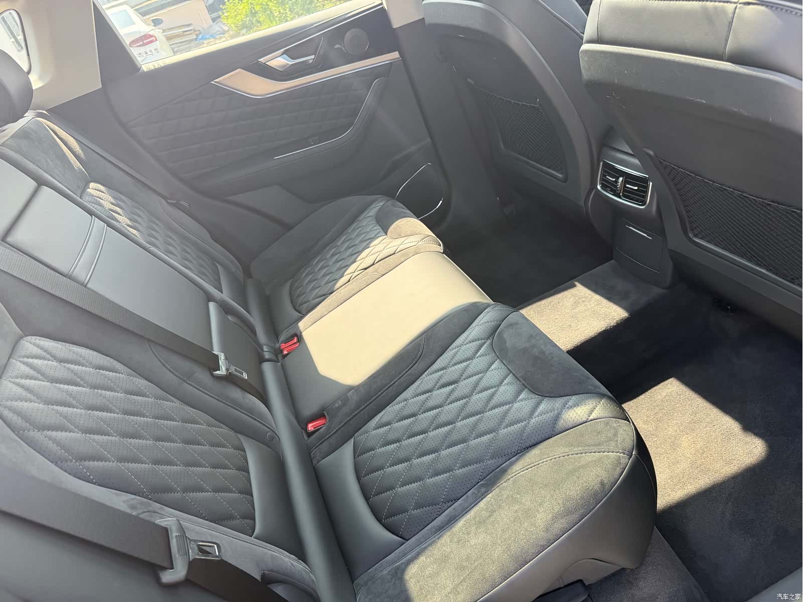 Hongqi HS5, 2021 12