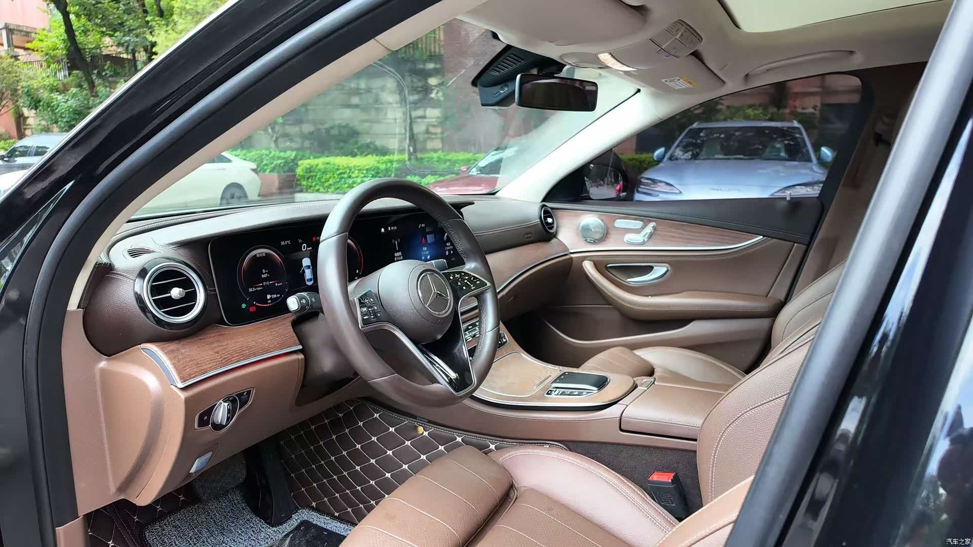 Mercedes-Benz E-Class, 2022 4