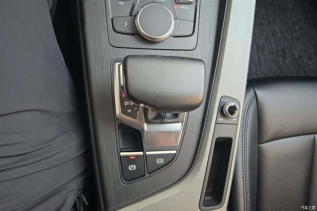 Audi A4L, 2018 16