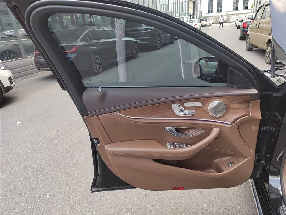 Mercedes-Benz E-class Mercedes-Benz E-class