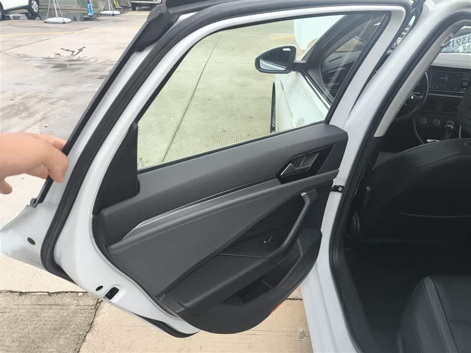 Volkswagen Sagitar Volkswagen Sagitar
