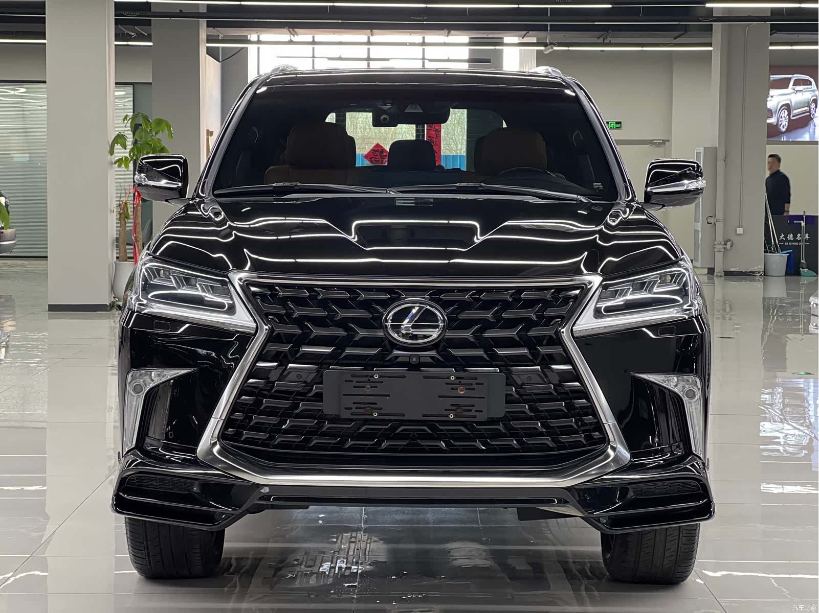 Lexus LX, 2022 2