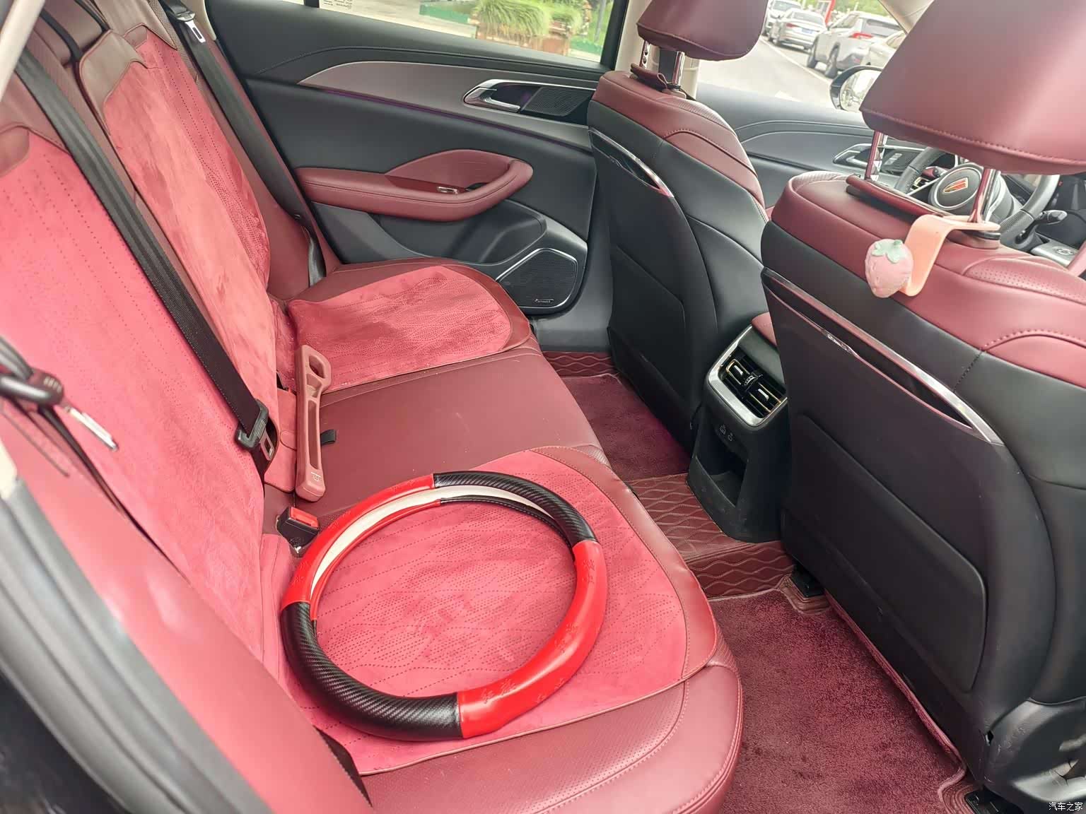 Hongqi H5, 2023 11