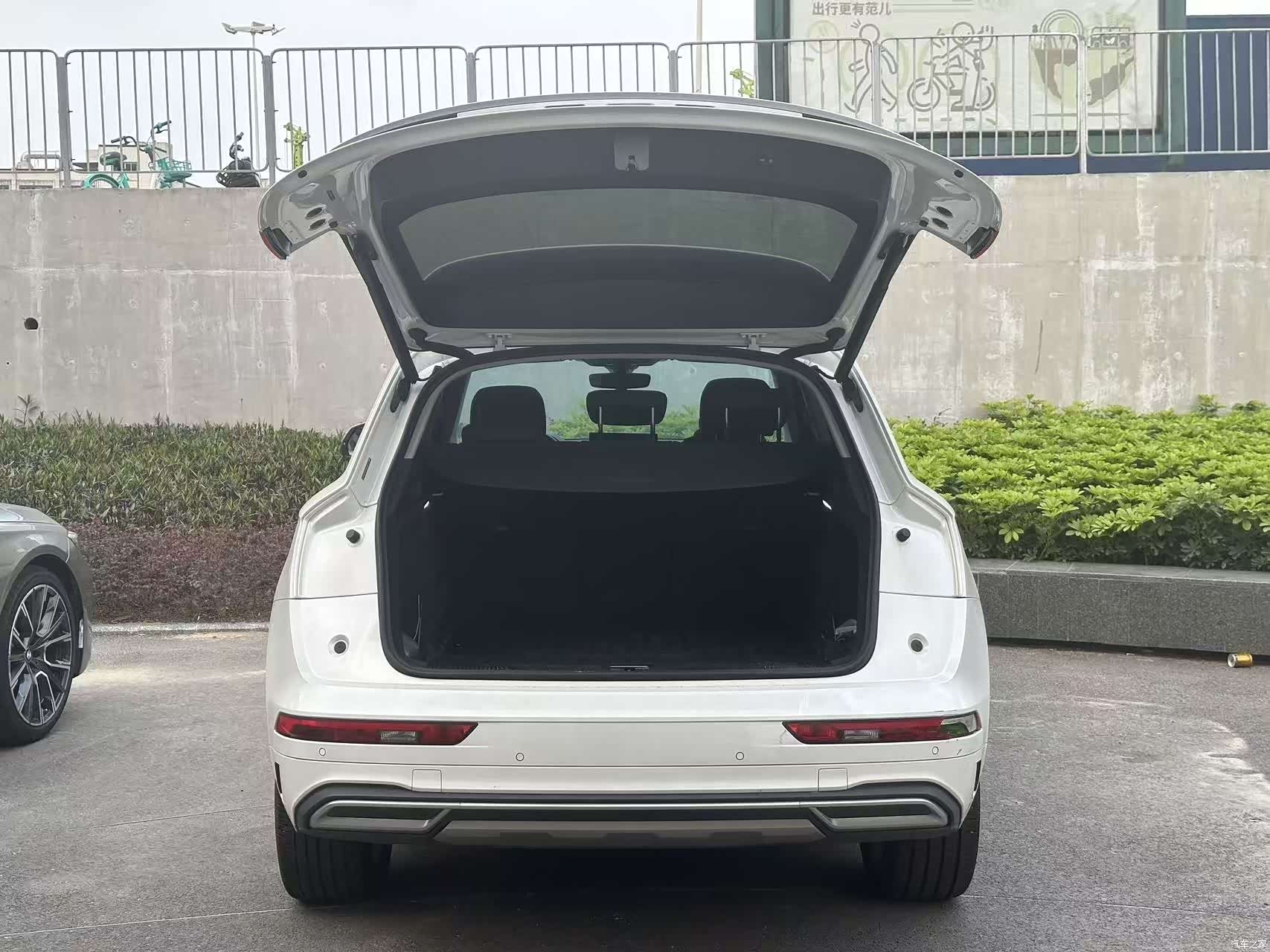 Audi Q5L, 2023 все фото