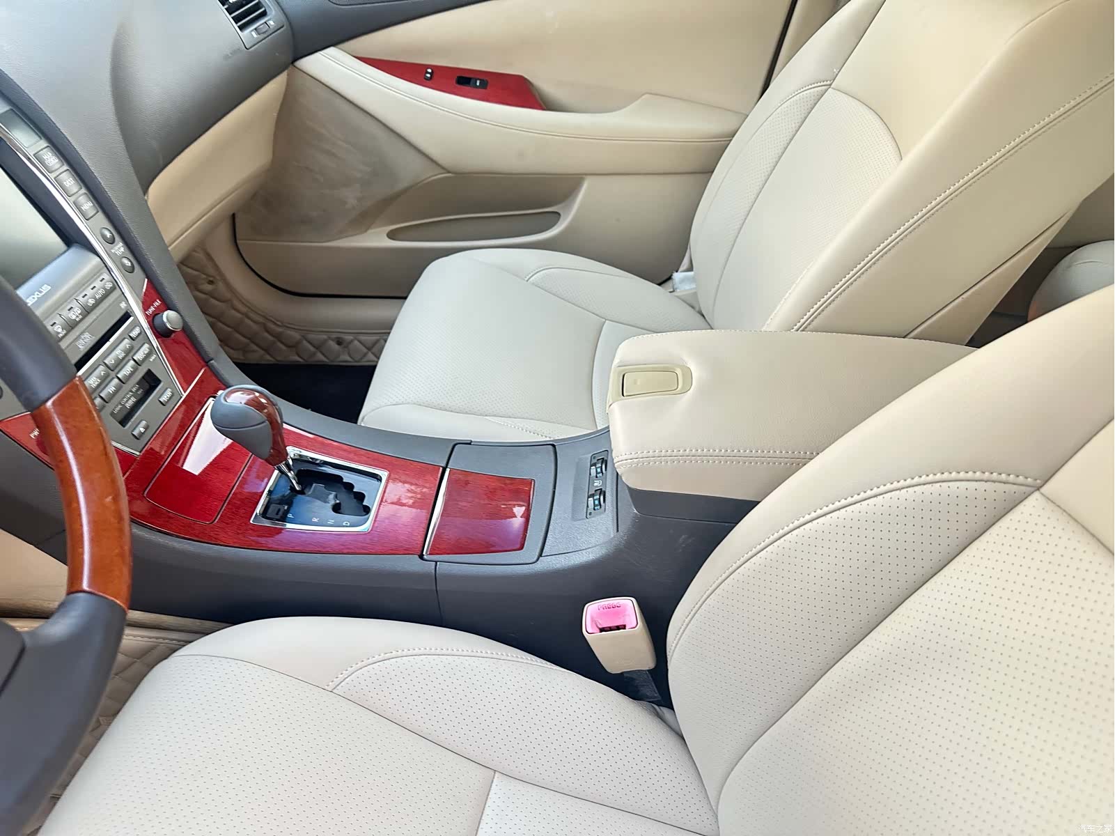 Lexus ES, 2009 9