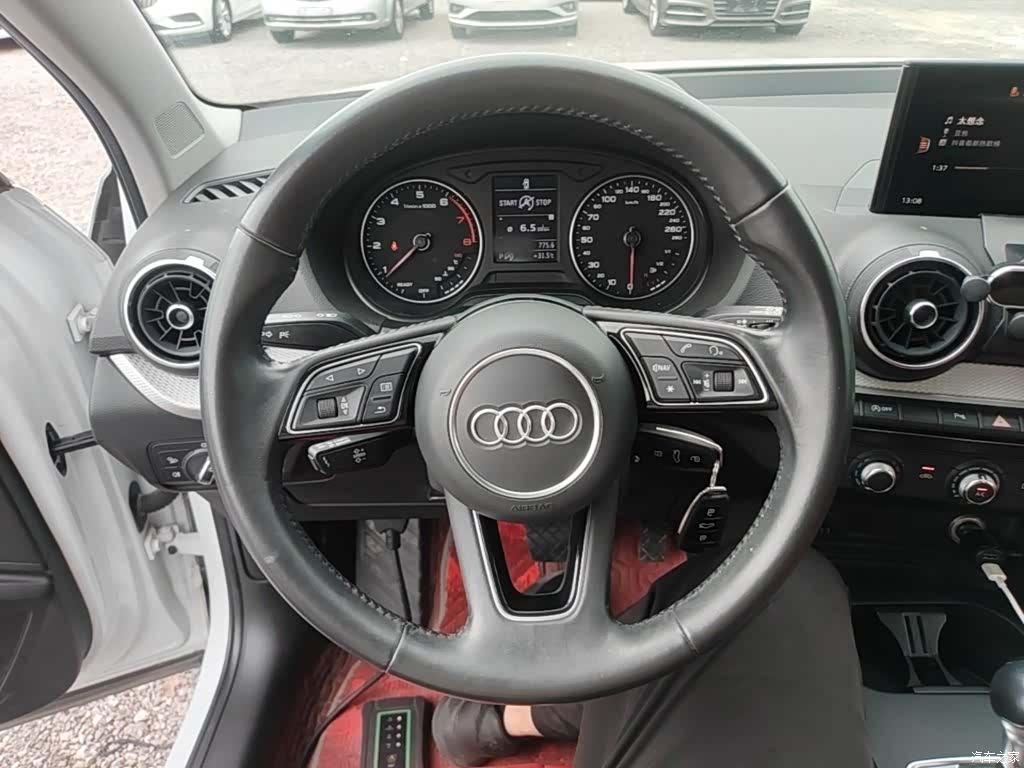 Audi Q2L, 2021 11