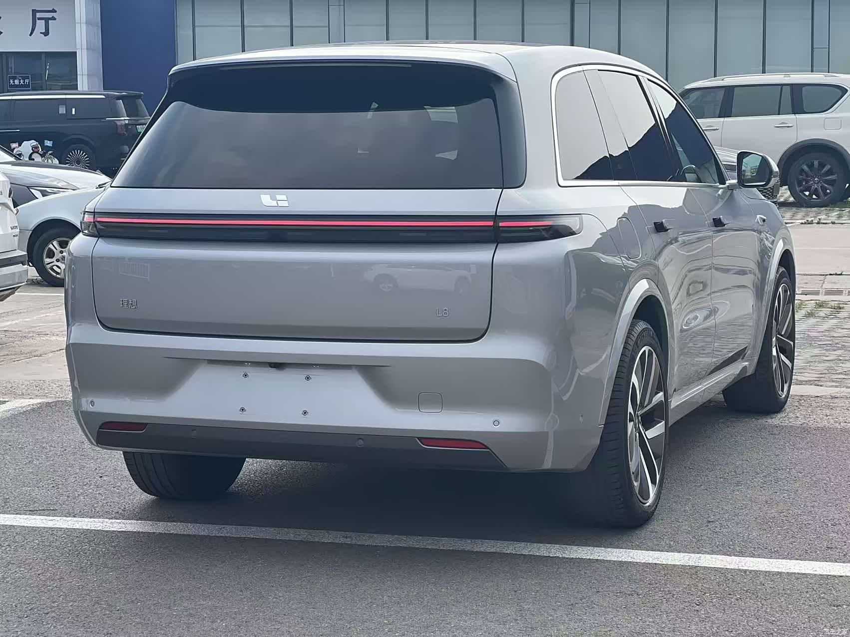 Li Auto L8, 2023 11