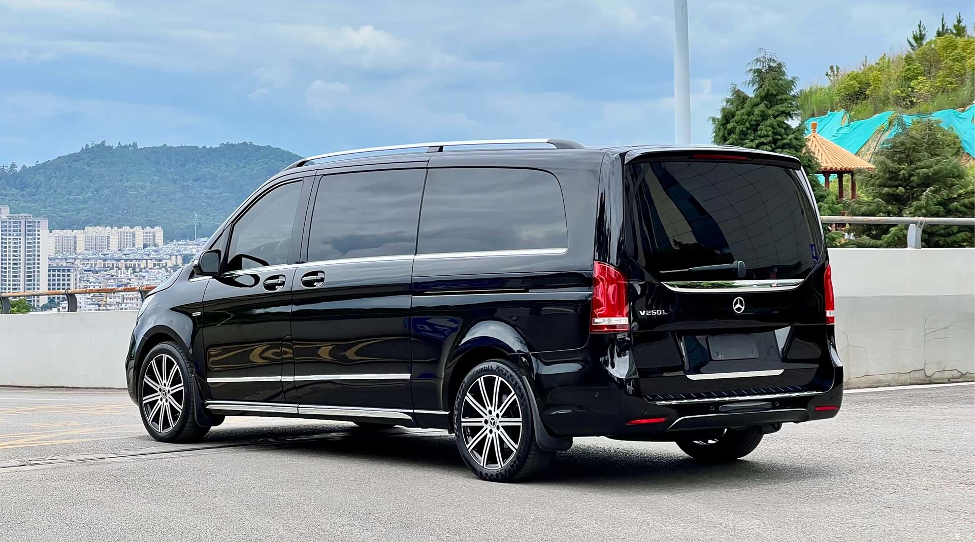 Mercedes-Benz V-Class, 2024 7