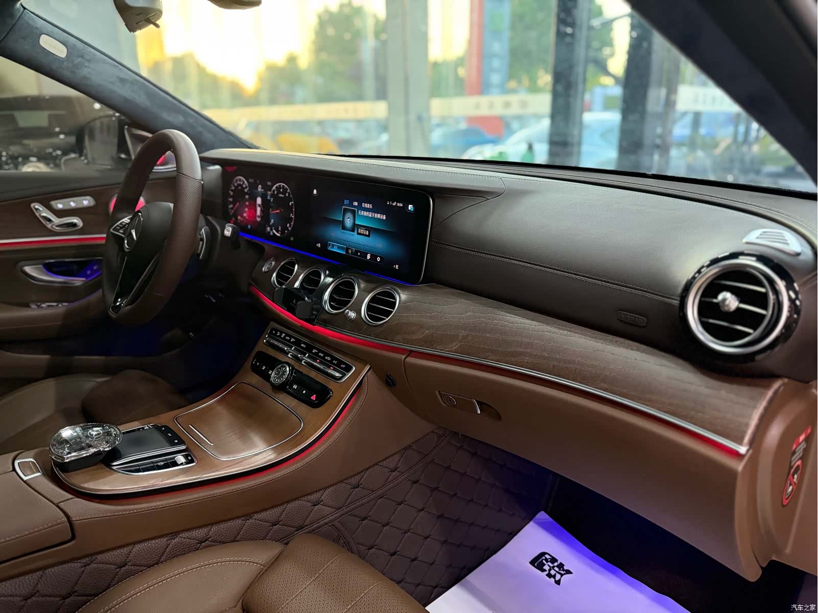 Mercedes-Benz E-Class, 2023 14