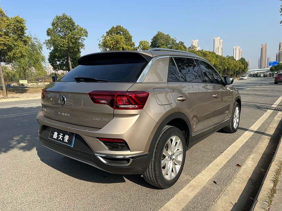 Volkswagen T-ROC exploring Songs