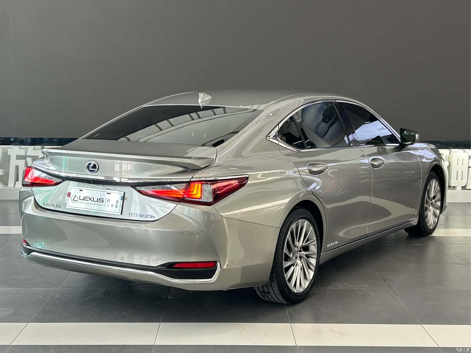 Lexus ES, 2021 6