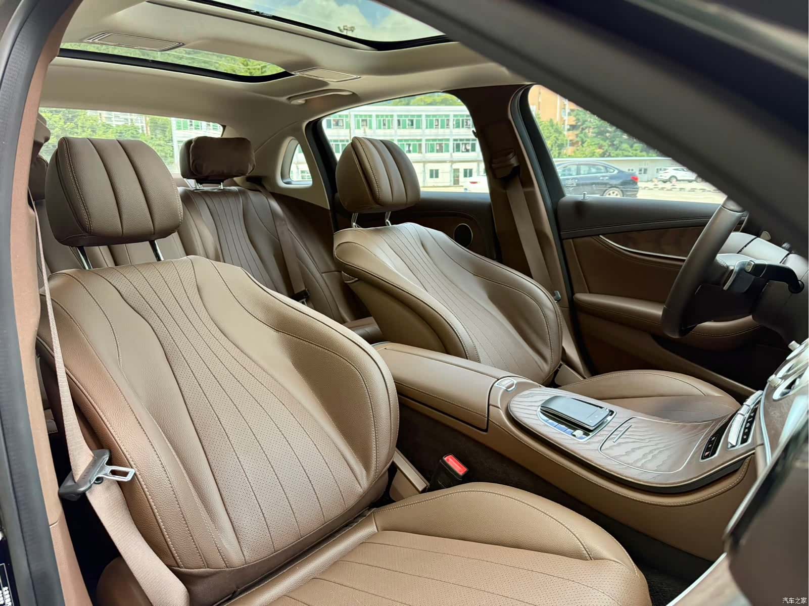 Mercedes-Benz E-Class, 2023 15
