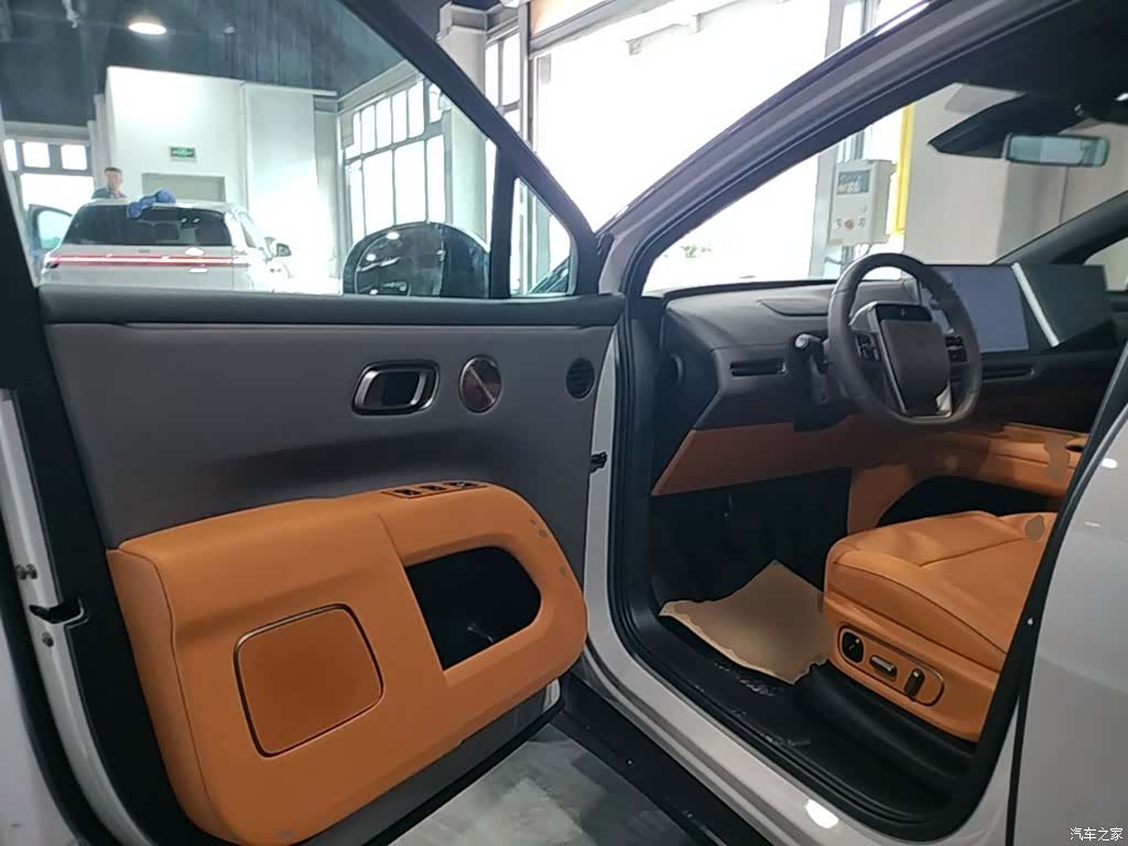 Li Auto i8, 2025 16