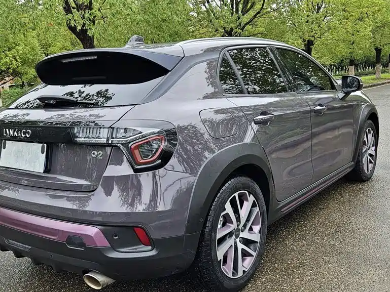 Lynk & Co 02