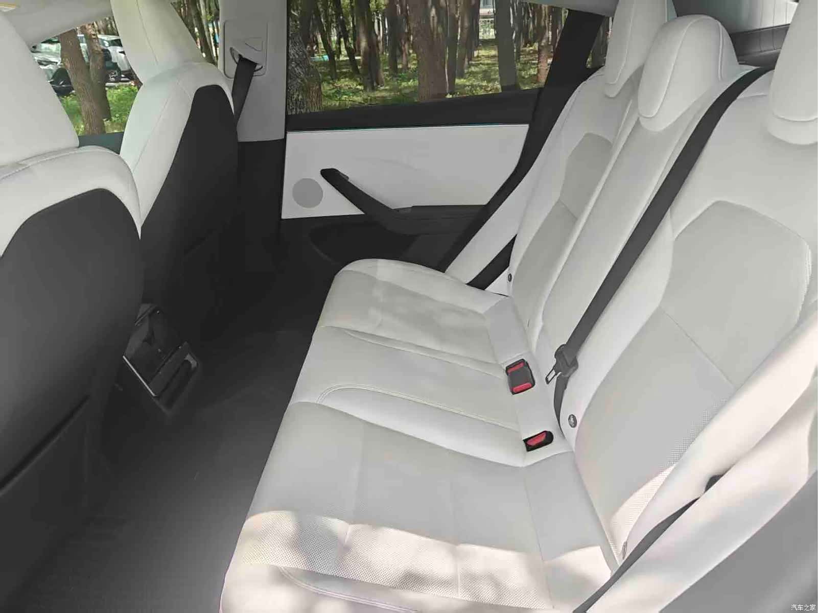 Tesla Model 3, 2024 4