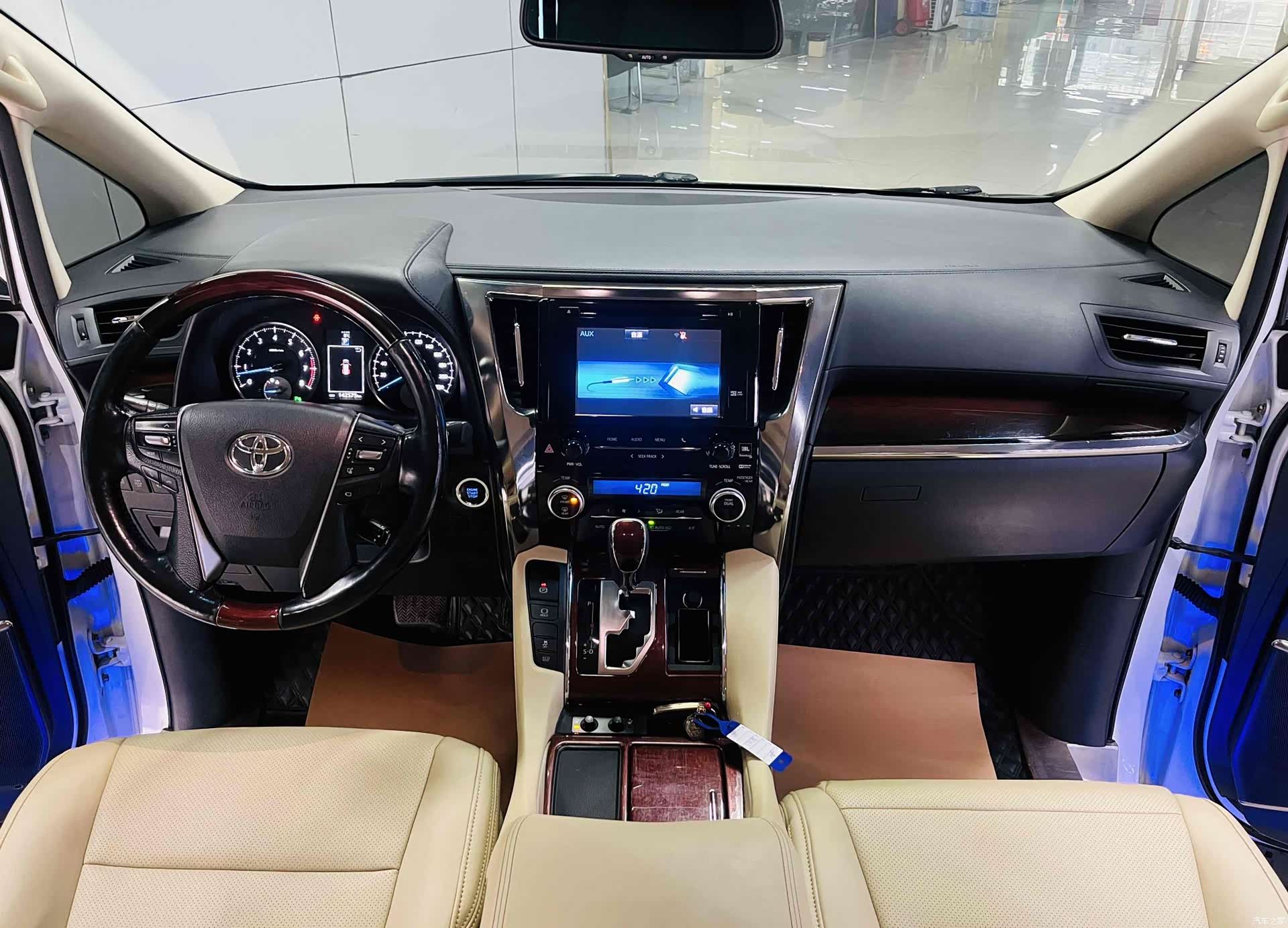 Toyota Alphard, 2016 9