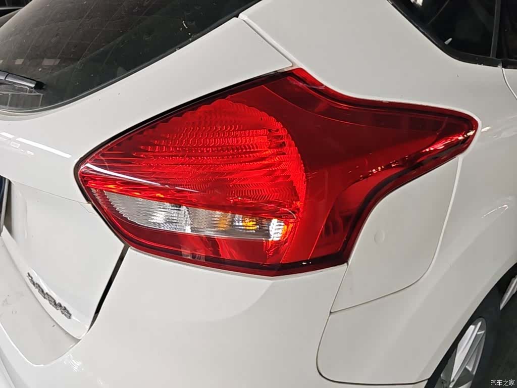 Ford Focus, 2015 8