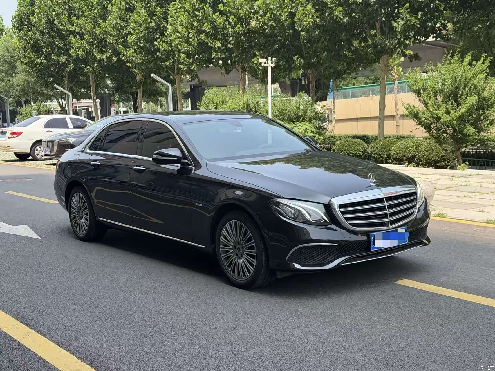 Mercedes-Benz E-Class, 2020 3