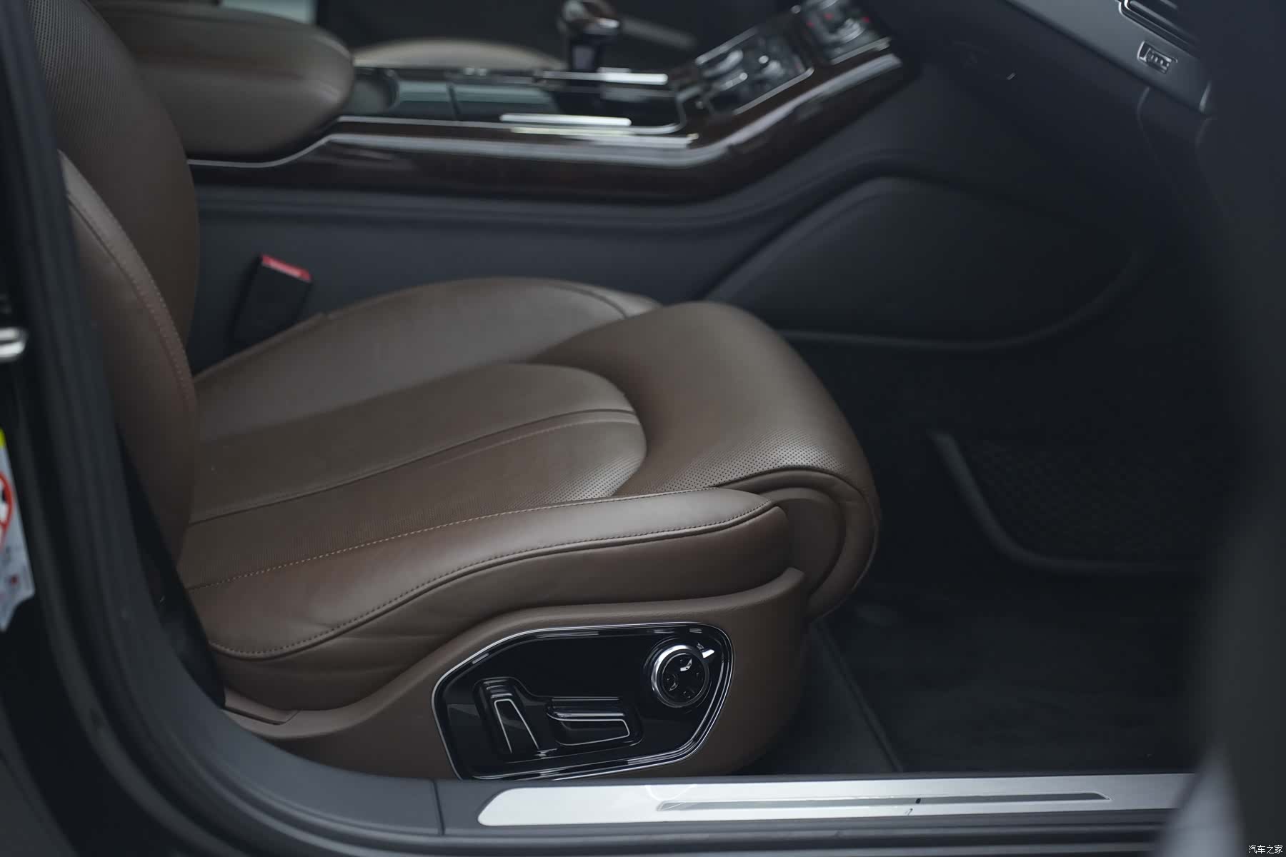 Audi A8L, 2013 16