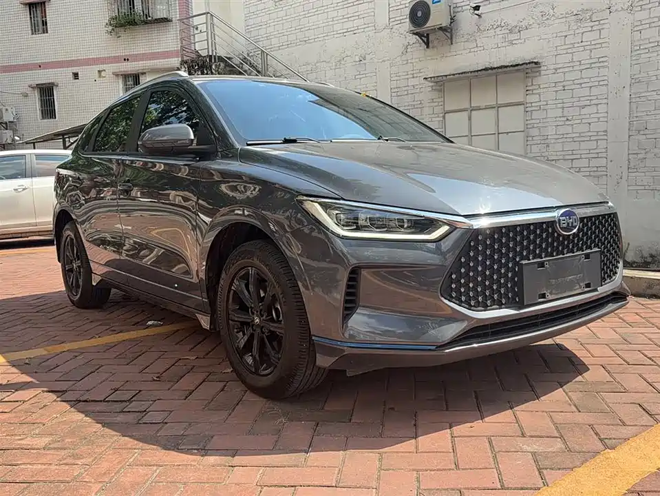 BYD e2