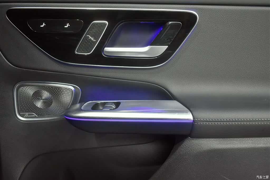 Mercedes-Benz GLC, 2023 11