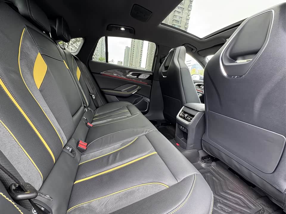Hongqi H6