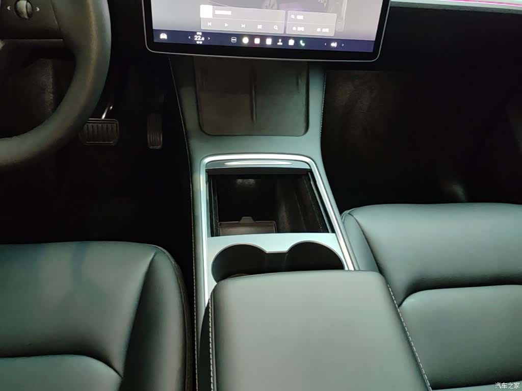Tesla Model Y, 2023 14