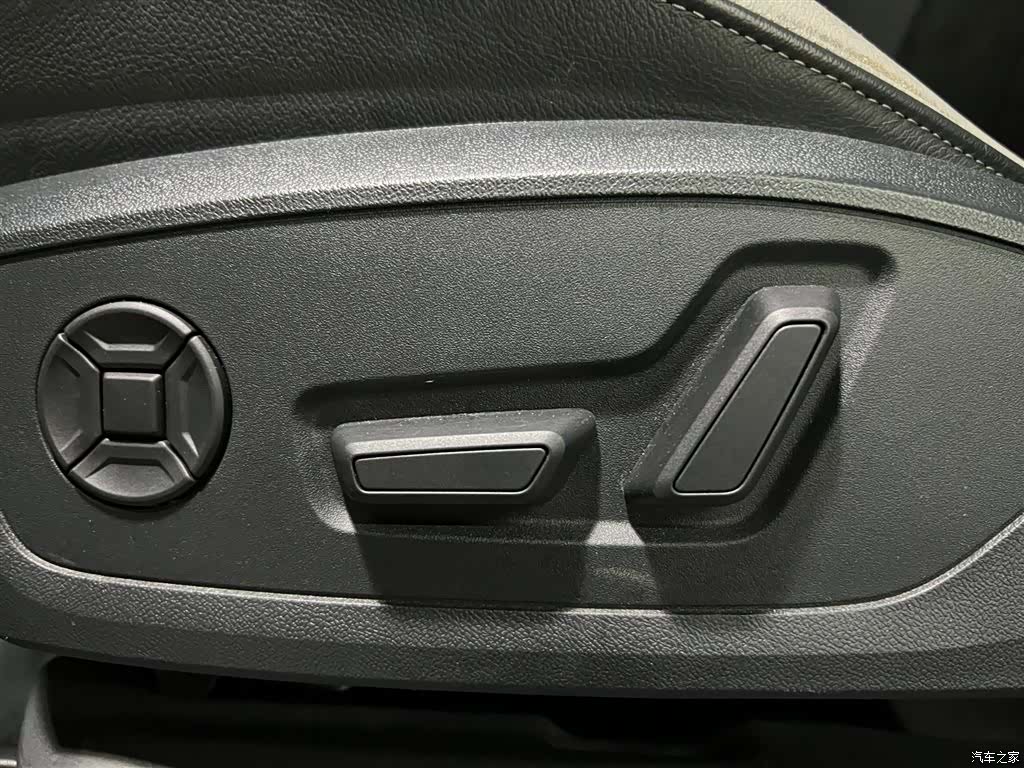Audi Q3, 2022 10
