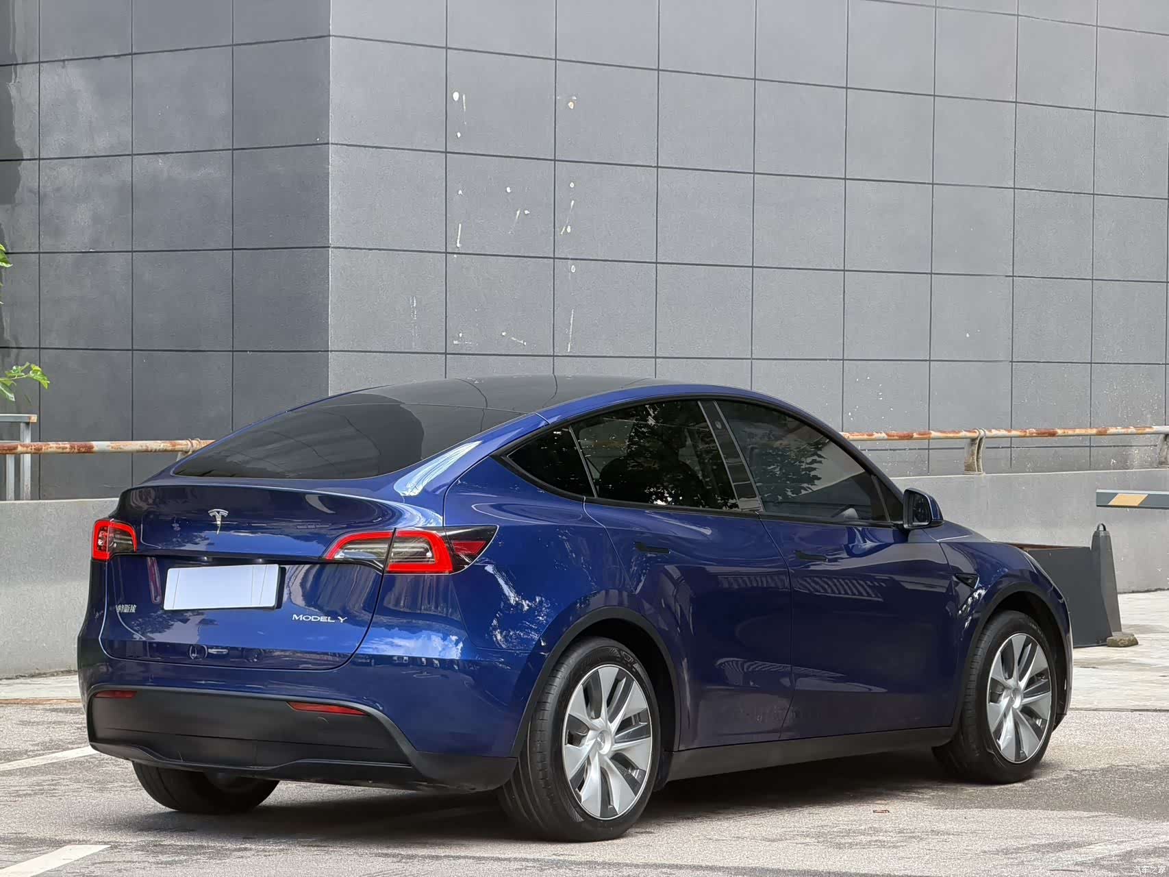 Tesla Model Y, 2021 9