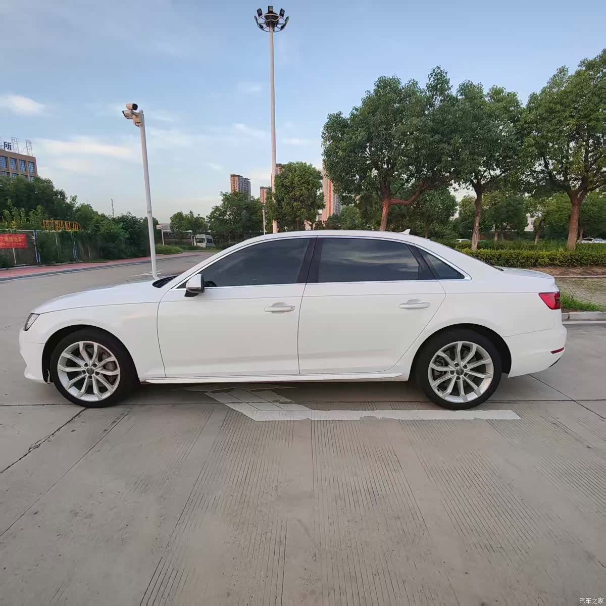 Audi A4L, 2017 7